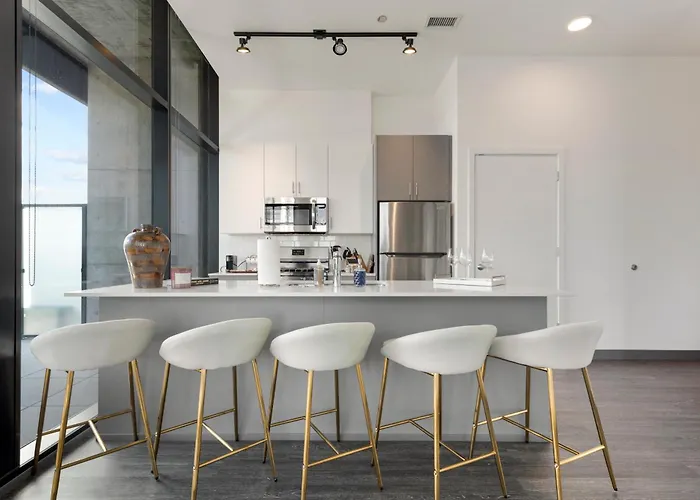 Fulbrix Bright Designer With West Loop Views Chicago