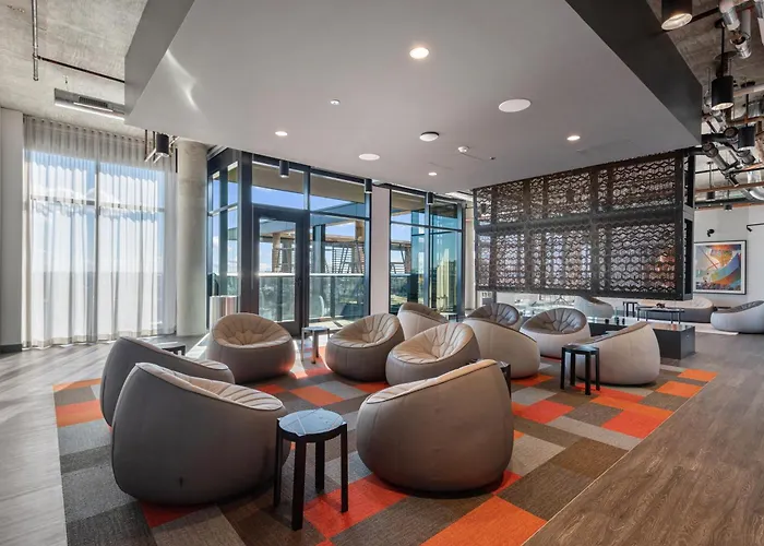 Fulbrix Bright Designer With West Loop Views *