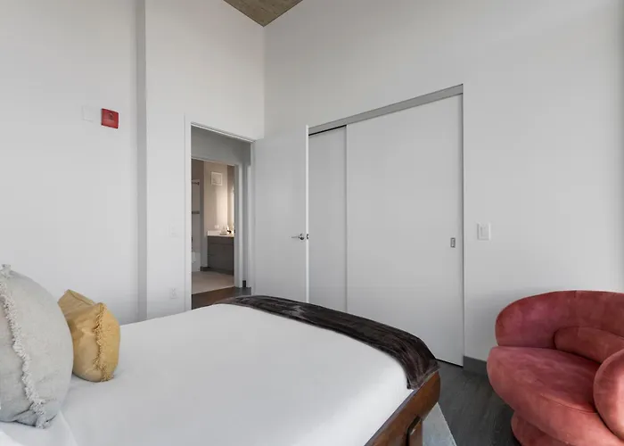 Fulbrix Bright Designer With West Loop Views Chicago