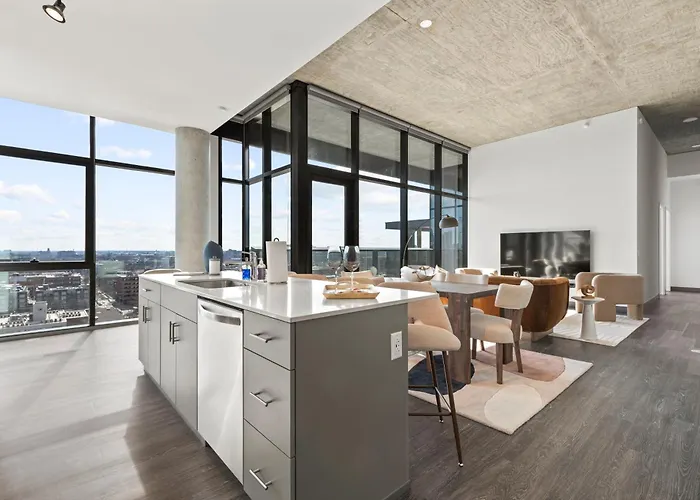 Fulbrix Bright Designer With West Loop Views *