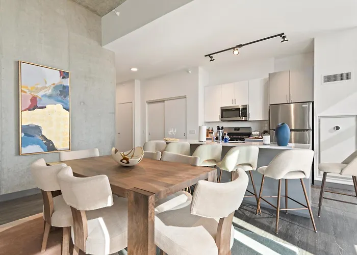 Fulbrix Bright Designer With West Loop Views