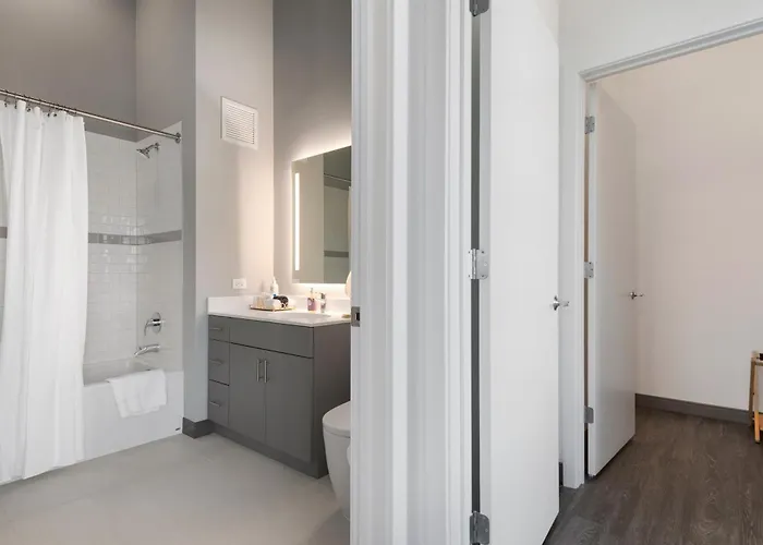 Apartment Fulbrix Bright Designer With West Loop Views *