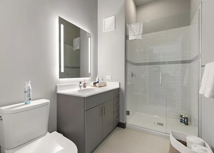 Apartment Fulbrix Bright Designer With West Loop Views