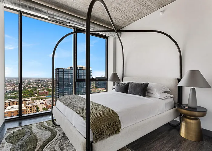 Apartment Fulbrix Bright Designer With West Loop Views *