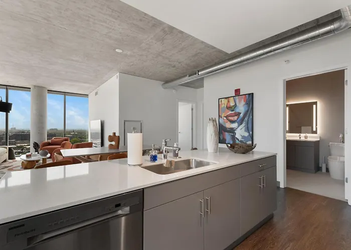 Fulbrix Bright Designer With West Loop Views Apartment Chicago