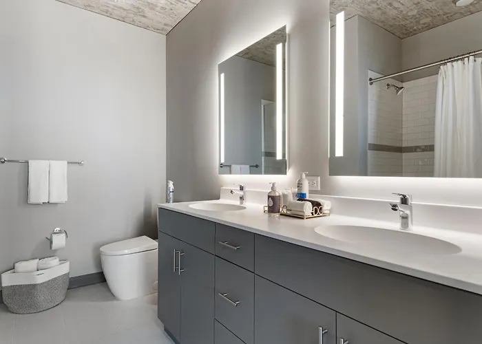 Fulbrix Bright Designer With West Loop Views