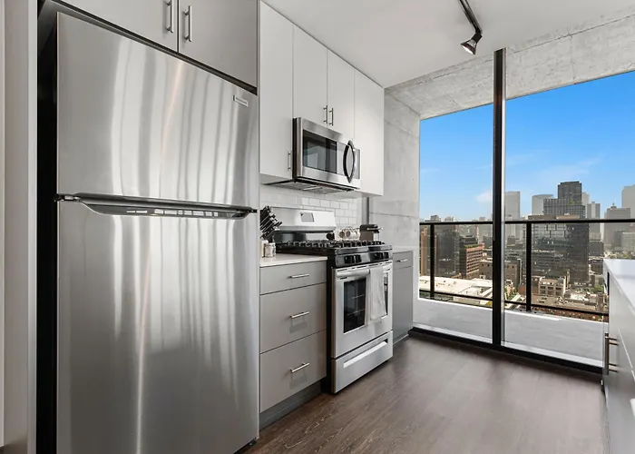 Fulbrix Bright Designer With West Loop Views