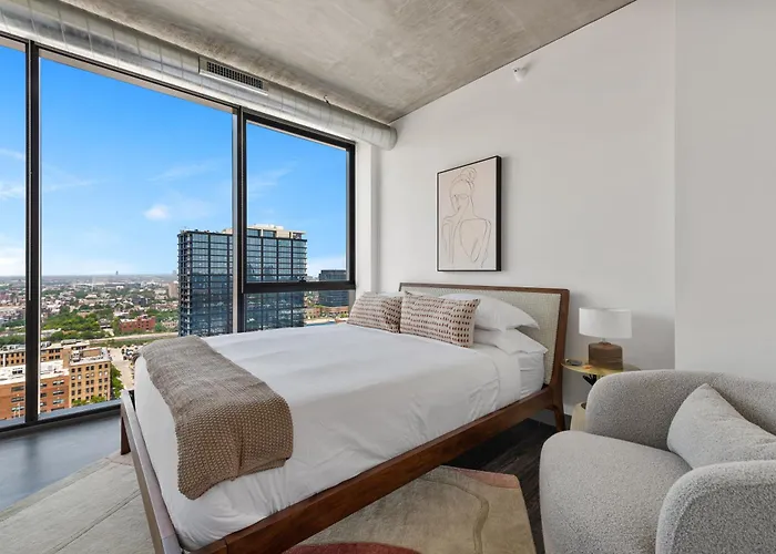 Fulbrix Bright Designer With West Loop Views Apartment *