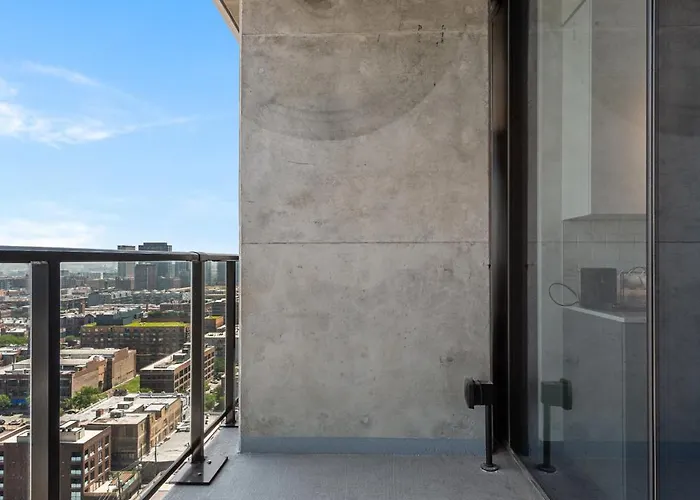 Apartment Fulbrix Bright Designer With West Loop Views *