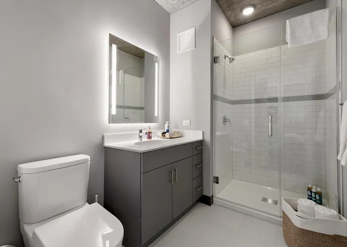 Fulbrix Bright Designer With West Loop Views Apartment Chicago